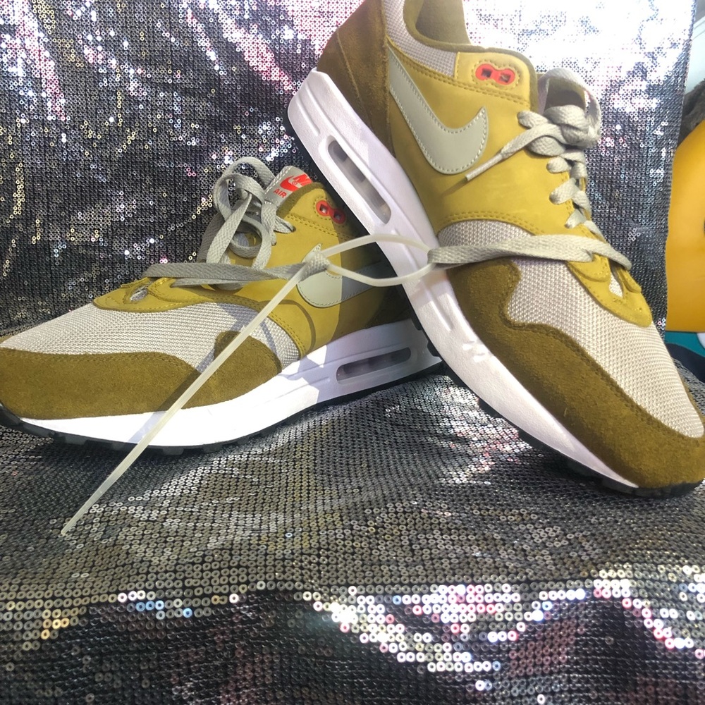 Nike shoes